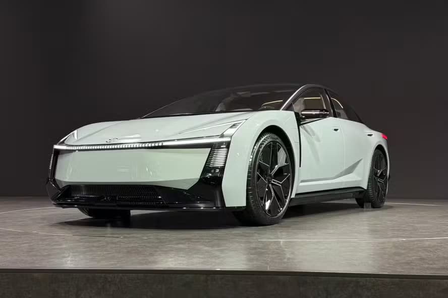 Novo Toyota Corolla perde estilo ‘tiozão’ e propõe revolução pela 1ª vez